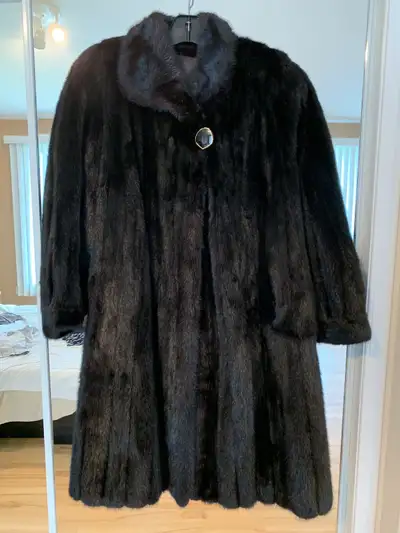 Manteau de fourrure, View more