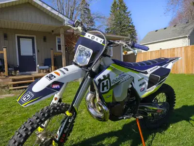 2017 Husqvarna TE 250 Amazing condition New plastics and graphics New fmf narly expansion pipe New r...