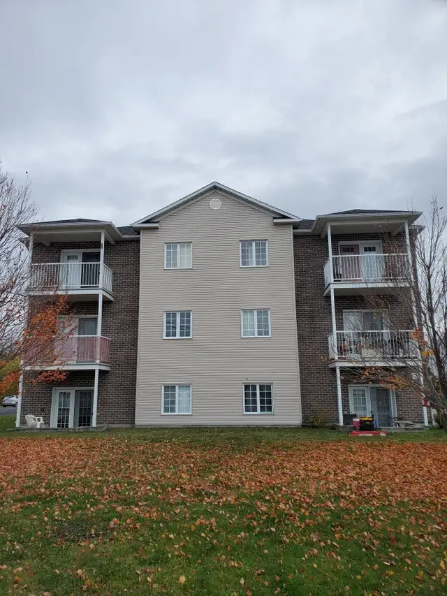 For Rent - Large 4.5-Bedroom Condo in Sherbrooke