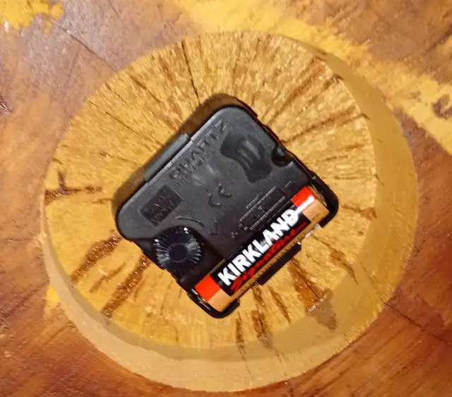 Rustic Wood Slice Clock527121977652684803