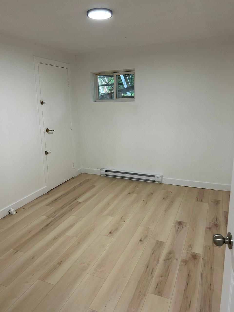 Beau 4 1/2 rénové, eau chaude incluse Ouest de l'ile PRES DE TOU 3