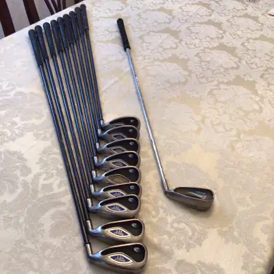 Selling a set of Callaway Hawkeye QVFT irons, ranging from 3-AW. This used set includes a Ping G2 5...