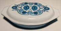 VINTAGE PYREX HORIZON BLUE 1 1/2 QT DIVIDED  CASSEROLE with  LID