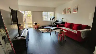 152 St& 105 Ave Cozy and beautiful house is called HOME. Quiet and safe community with good manageme...