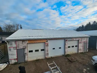 We have a 4 year old Metal Roof for sale. Color : Bone white Screw pattern is 2' on center. Sheet le...