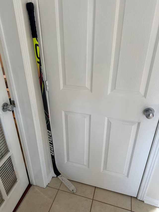 Bauer Vapor X2.7 intermediate hockey stick in Hockey in Ottawa