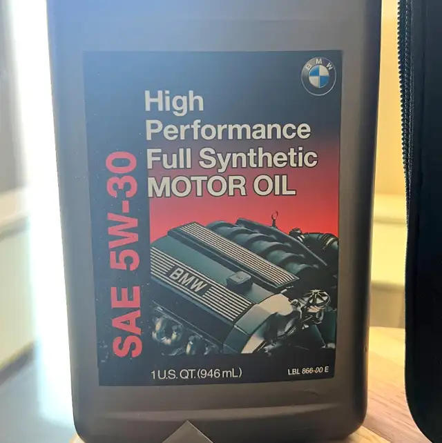 BMW High Performance 5W30 Synthetic Oil 1 L Bottle, Spout & Case in Other in Calgary - Image 3