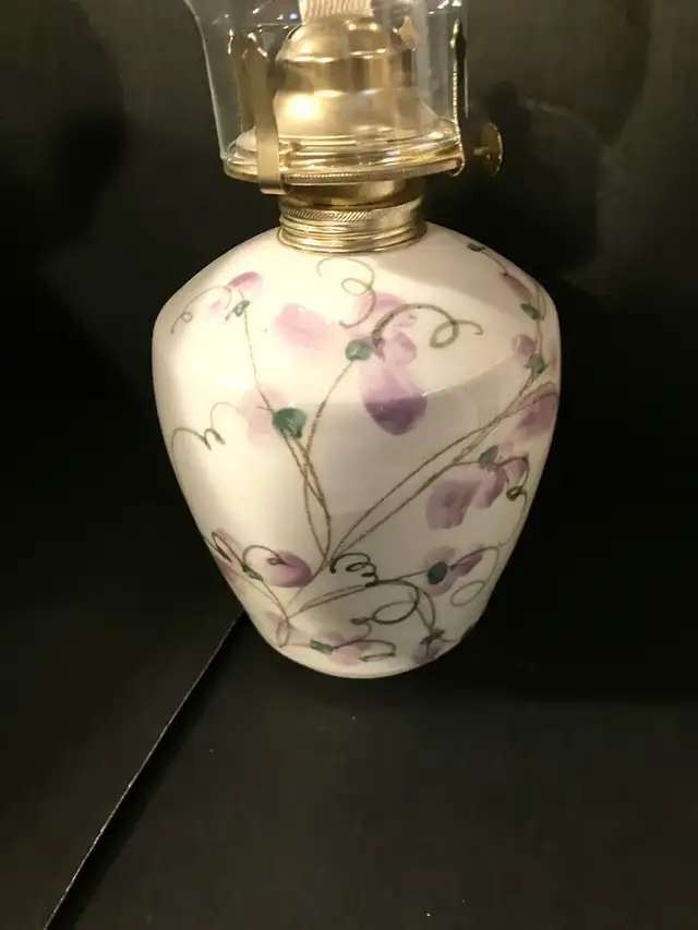Oil Lamp ceramic vintages ne in Indoor Lighting & Fans in Markham / York Region - Image 3