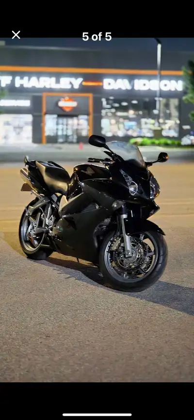 Mint 2006 Honda VFR800ABS. 50k Ranked the top Sport Touring Bike. Cheap insurance, comfortable and f...