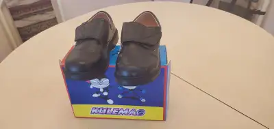 Boys size 6 leather dress shoes, View more