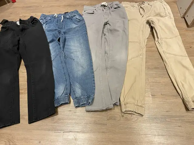 Lot de vêtements  garçon in Kids & Youth in City of Montréal - Image 6