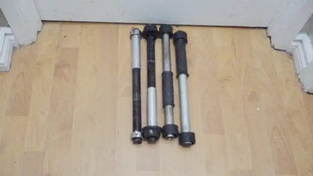 weight bars in Exercise Equipment in Delta/Surrey/Langley - Image 10