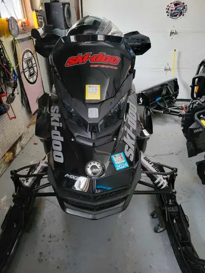2020 skidoo mxz 850 low kms 2400 kms mint condition new skidoo cover keep in heated garage all year...