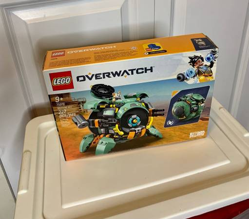 LEGO Overwatch: Wrecking Ball (75976) Like New inside Box Retire in Toys & Games in Burnaby/New Westminster - Image 2