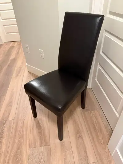 Set of 4 dining chairs / Parsons chairs (like new!), View more