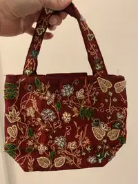 Vintage beaded hand bag 