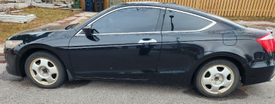 2010 Honda Accord Coupe black for sale with rims. 1 owner