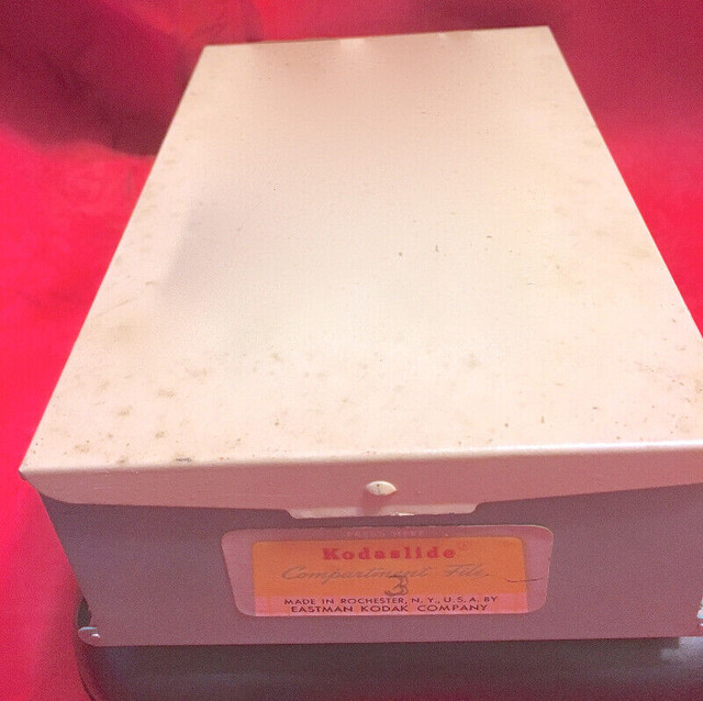 Vintage Kodak Kodaslide  Compartment File 35 mm -Storage Box in Arts & Collectibles in Mississauga / Peel Region - Image 2