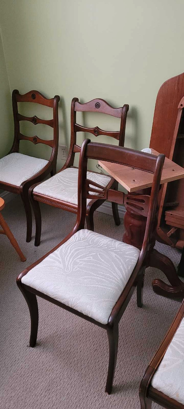Vintage table and chairs in Dining Tables & Sets in Bedford