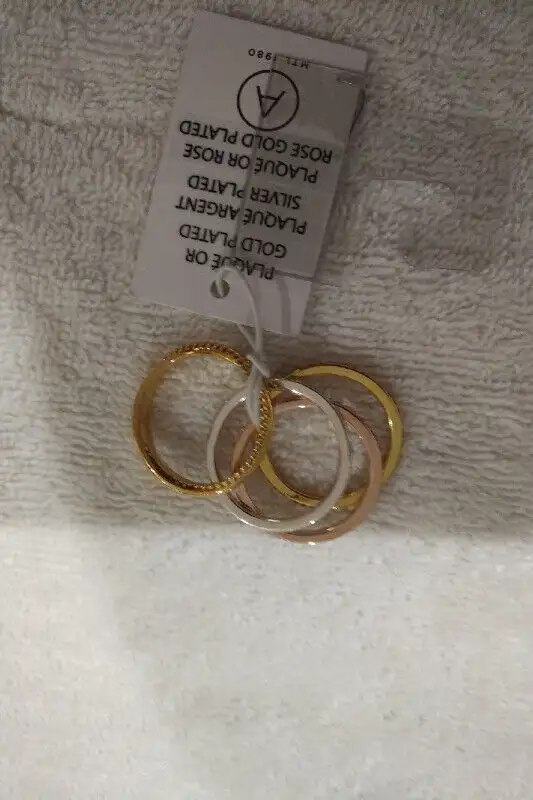 set of costume jewelry rings, size 11 in Jewellery & Watches in Winnipeg - Image 2