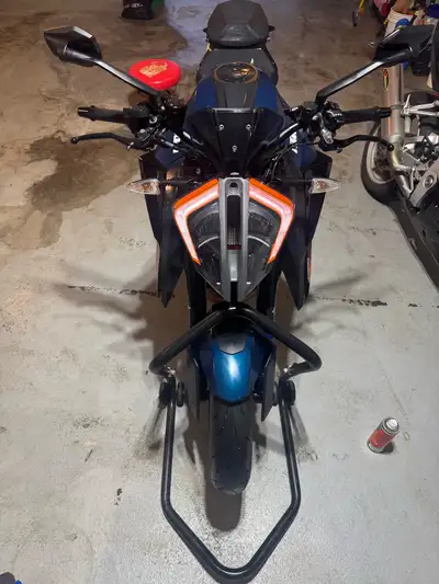 Selling my 2022 superduke with track pack add on I’m selling because I got a new one coming after wa...