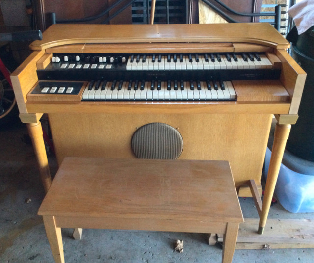 1959 Hammond M3 Organ. in Pianos & Keyboards in Renfrew
