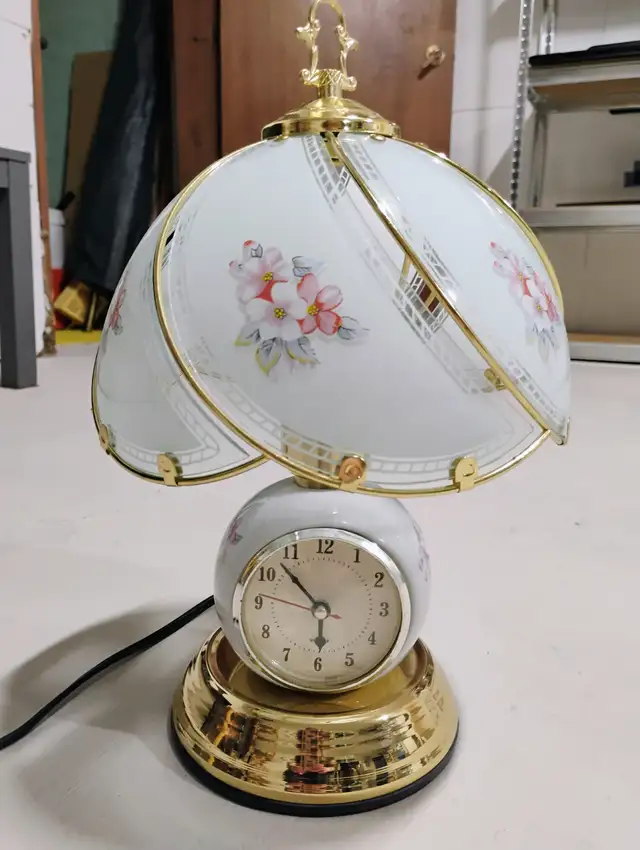 Antique Lamp in Indoor Lighting & Fans in Hamilton - Image 2