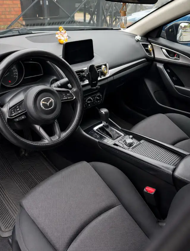 Mazada 3 2018482652559183728641