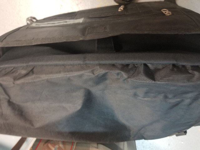 Sac valise porte-document noir dans Autre  à Laval/Rive Nord - Image 4
