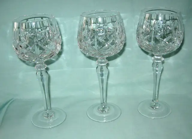 LOT DE ONZE  COUPES   CRYSTAL LOT OF ELEVEN  FOOTED GLASSES in Arts & Collectibles in West Island - Image 3