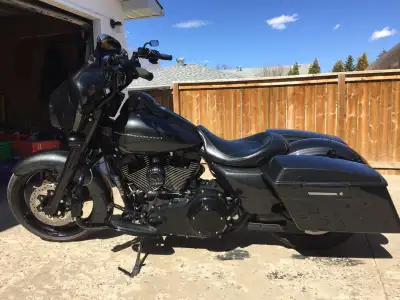 2009 Black Pearl FLHX Street Glide, Stage 4 Tire Shredder race kit with Vance & Hines stainless 2:1...