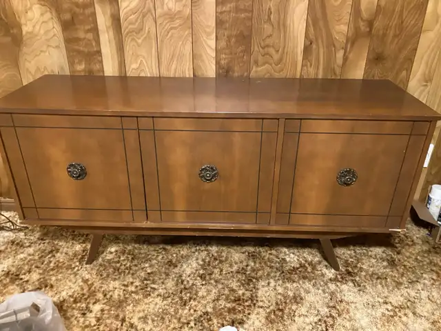 Mid-Century Modern Credenza in TV Tables & Entertainment Units in Markham / York Region - Image 2
