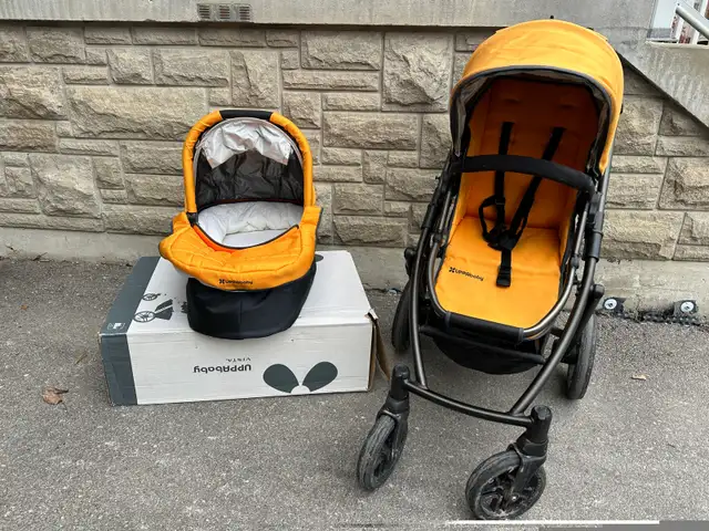 Uppababy Vista stroller and bassinet 2013 in Strollers, Carriers & Car Seats in Markham / York Region - Image 7