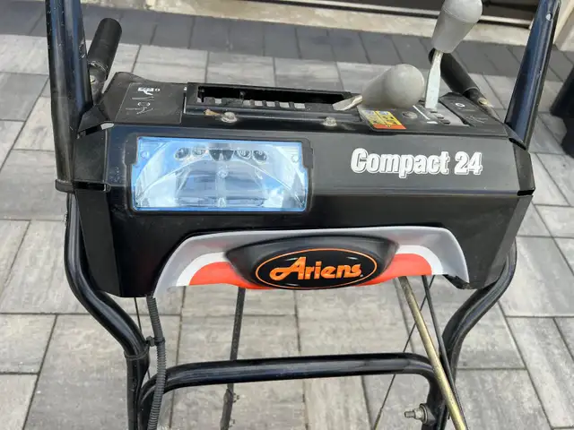 snow blower in Snowblowers in Mississauga / Peel Region - Image 3