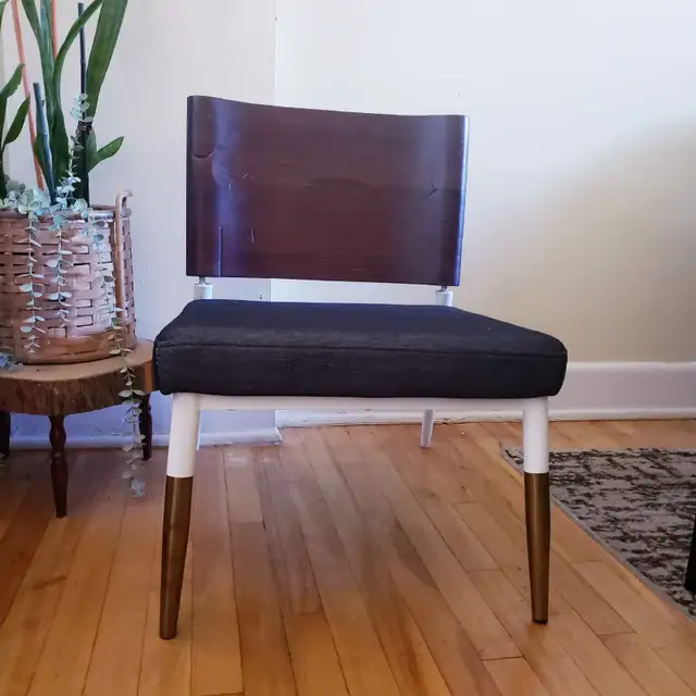 MCM Solid  Carved Wood Backrest Accent Chair in Chairs & Recliners in Ottawa - Image 9
