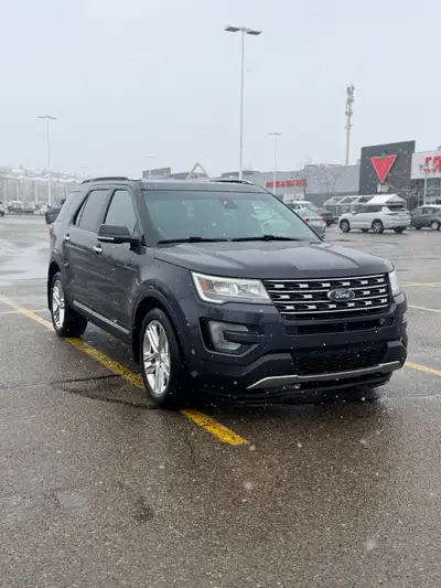 I'm selling my super clean 2017 Ford Explorer Limited 4WD with incredibly low kilometers at 90000. T...