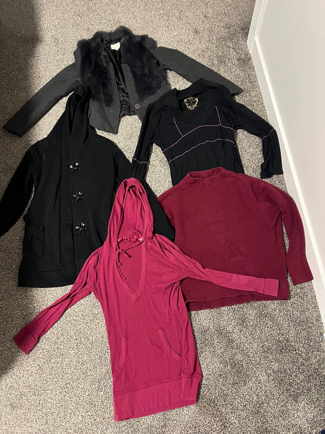 Winter lot Jackets, coats and sweaters for Girls 8-9yo in Kids & Youth in Saskatoon