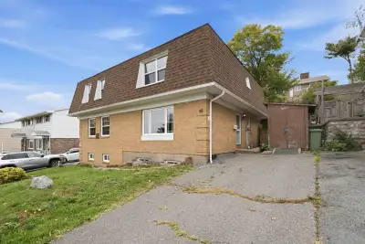OPEN HOUSE SUNDAY, OCT 18, 2026 between 2PM-4PM Outstanding space. Exceptional value. A location you...