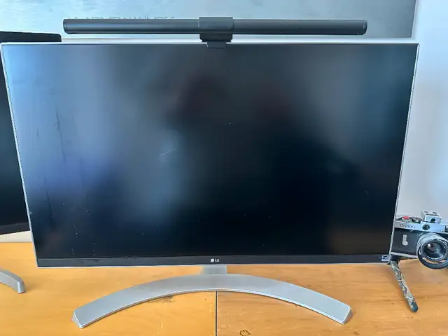 LG 27" 4K Monitor 27UD88-W in Monitors in City of Montréal - Image 2