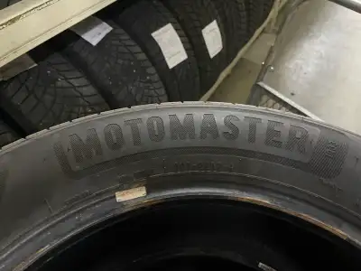 Je vends 4 pneus été à très bon état , lesure des pneus est 9/32, 17po