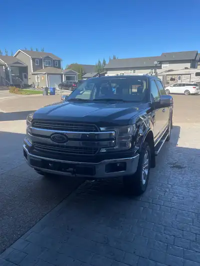 2018 F150 lariat. 172000 kms. Leather heated and cooled seats. Panoramic roof. Power mirrors and rea...