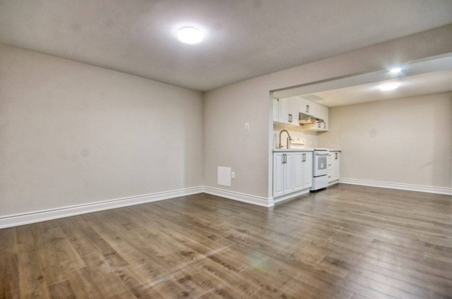 Renovated (All inclusive) 2 bedroom basement apt in pickering!! in Long Term Rentals in Oshawa / Durham Region - Image 5
