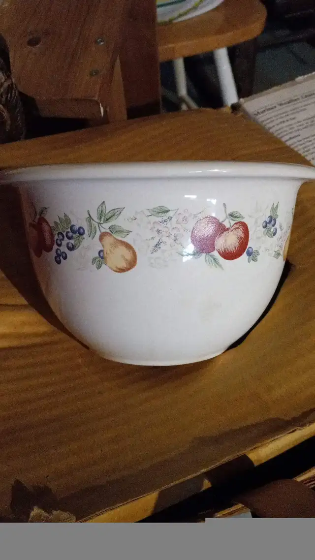 Corelle Bake and Serve Bowl Set in Kitchen & Dining Wares in Oshawa / Durham Region - Image 4
