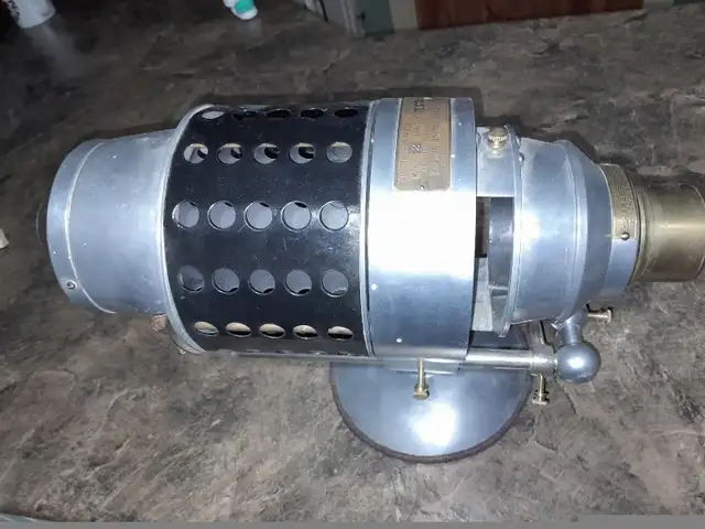 1914 stereo opticon in Arts & Collectibles in Markham / York Region - Image 4