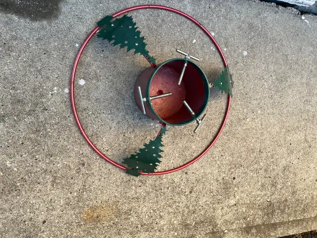 Metal Christmas Tree Holder