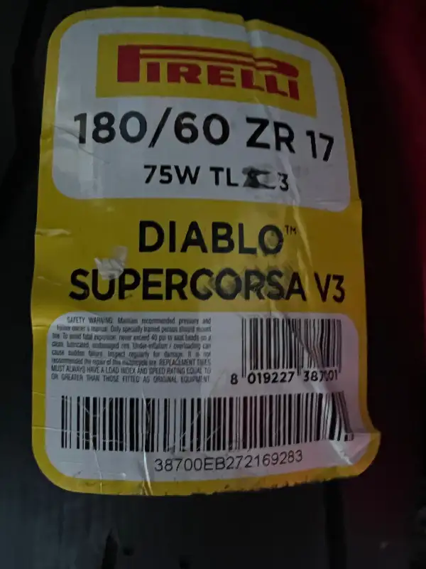 Pirelli Diablo Supercorsa V4 tires rear 180/55/17 120 street dot in Other in Barrie - Image 6