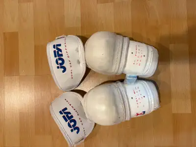 Men’s hockey elbow pads, View more