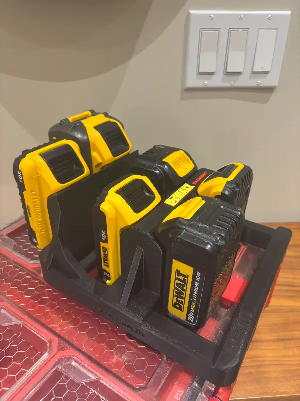 6x DeWalt Battery Milwaukee Packout Holder Carrier Caddy in Power Tools in Markham / York Region - Image 4