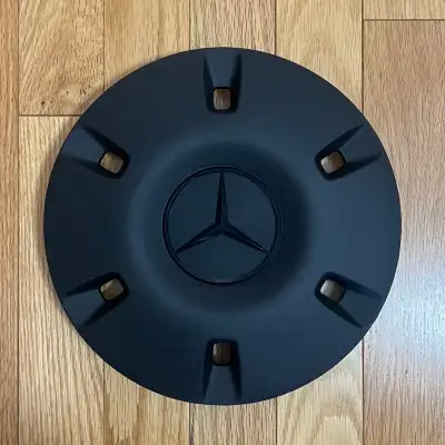 USED GOOD CONDITION - Mercedes benz sprinter 2500 144” wheel hub caps. Part # A 906 401 00 25