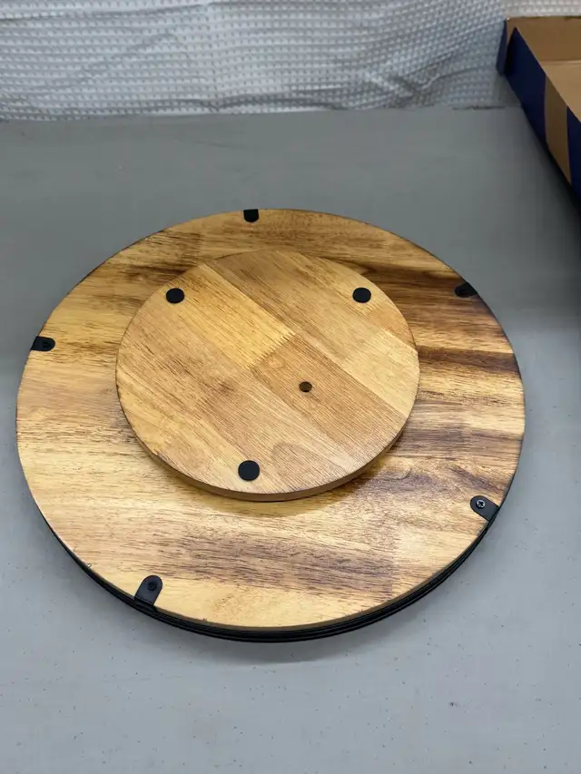 16" Lazy Susan Oak Wood Turntable in Home Décor & Accents in Hamilton - Image 10